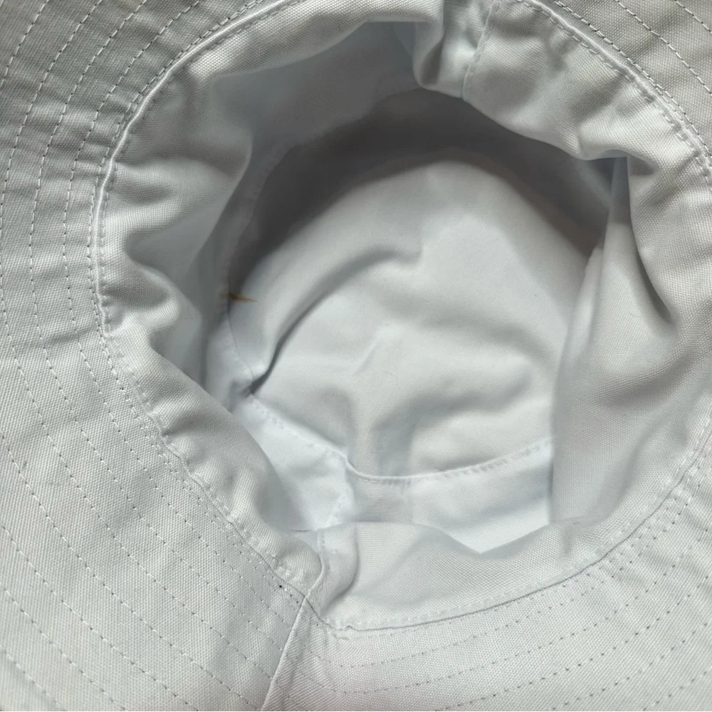 NWT Alice + Olivia Reversible Bucket Hat in Black Daisy Print / White